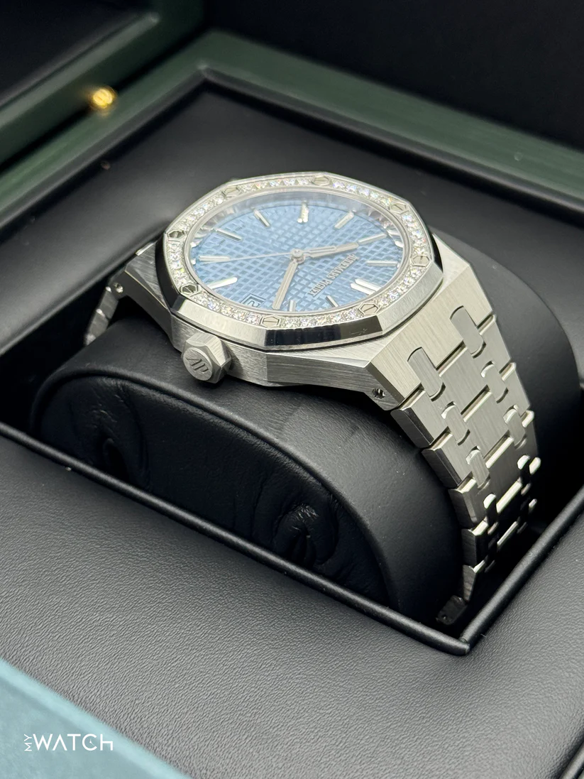 NEW 2025 Audemars Piguet Royal Oak 37mm 15551ST Stainless Steel Blue Dial - Image 4