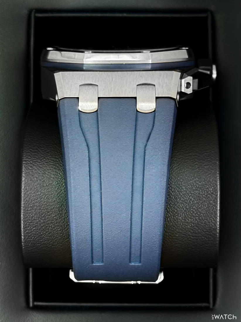 2022 Audemars Piguet Royal Oak Offshore 43mm 26420TI Titanium Blue Dial - Image 9