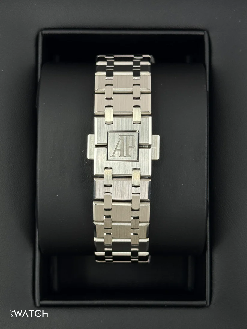 NEW 2025 Audemars Piguet Royal Oak 37mm 15551ST Stainless Steel Blue Dial - Image 10