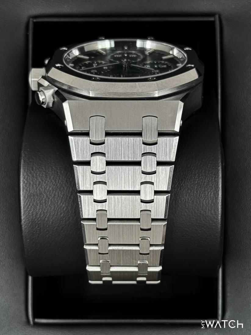 NEW 2026 Audemars Piguet Royal Oak Chronograph 41mm 26240ST Blue Dial - Image 9