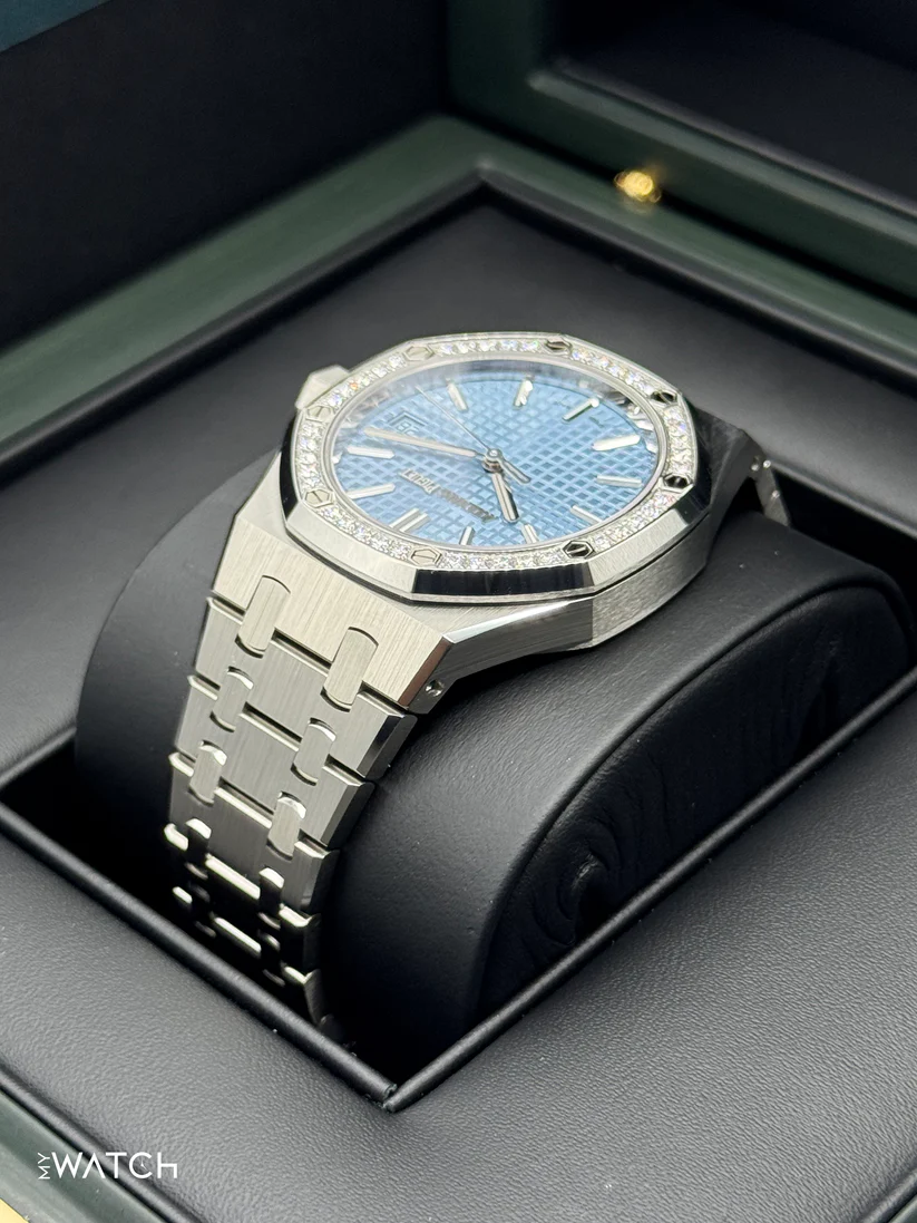 NEW 2025 Audemars Piguet Royal Oak 37mm 15551ST Stainless Steel Blue Dial - Image 5